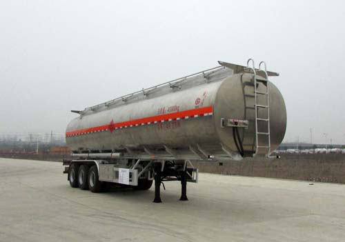 楚勝牌CSC9403GYYLF型鋁合金運(yùn)油半掛車(chē)