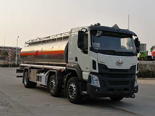 楚勝牌CSC5250GYYLELA型鋁合金運(yùn)油車(chē)